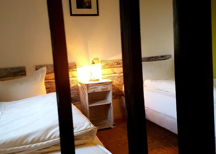 Cafe Und Am Rennsteig Gasthuis *