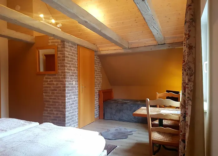 Cafe Und Am Rennsteig Gasthuis *